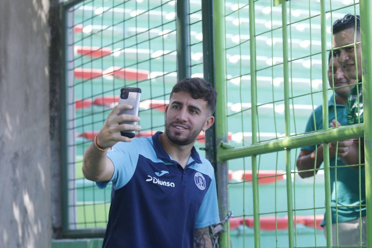 ¿Quién es la chica que robó suspiros en el Marathón vs Motagua? Así recibieron a la Tota Medina en la Cueva del Monstruo
