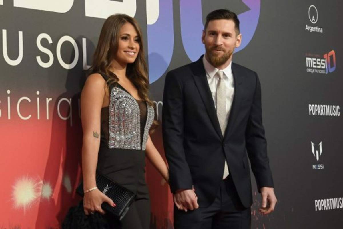 Fotos: Antonella Roccuzzo levanta suspiros en la gran noche de Messi