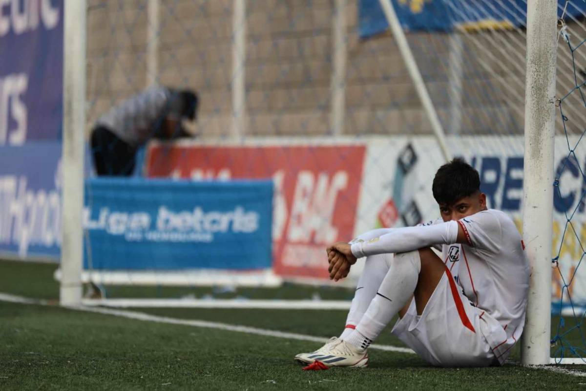 Vida desciende: ‘Chilo’ se derrumba, el llanto inquebrantable de Canales y el jugador que se escondió atrás de la meta para llorar