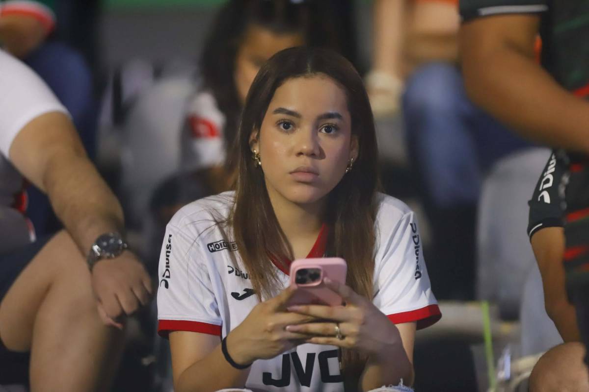 Clásico de bellezas: Aficionadas y edecanes enamoran en el Marathón vs Olimpia
