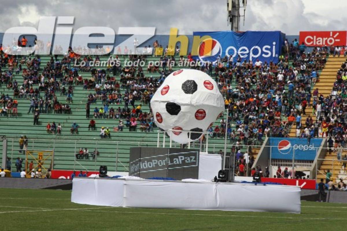 ¡Ambientazo! La gran fiesta en el estadio Nacional por ver a Ronaldinho