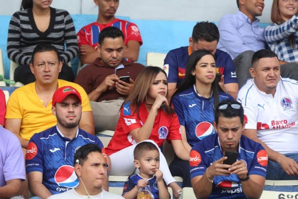 ¡LINDURAS! Los clásicos en Honduras se llenaron de mujeres preciosas