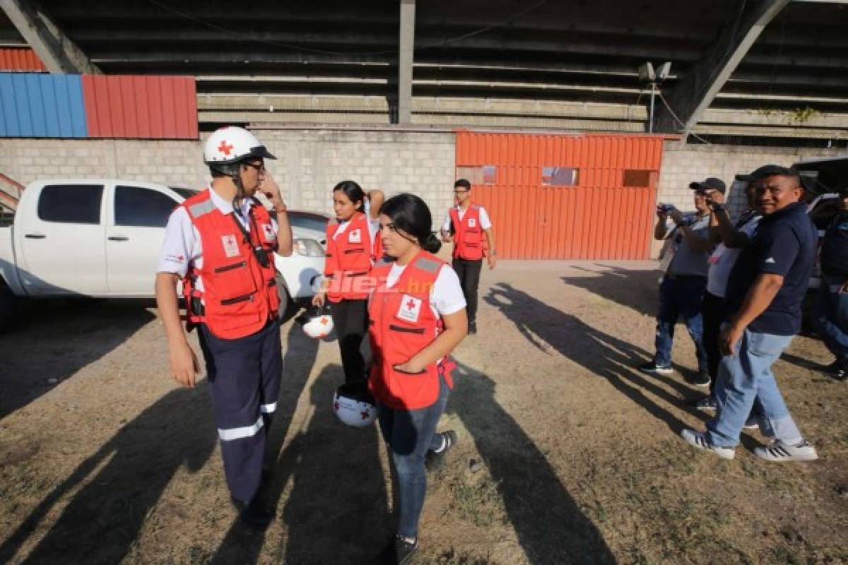 El fuerte choque de Melissa Pastrana y el desalojo en el estadio Carlos Miranda