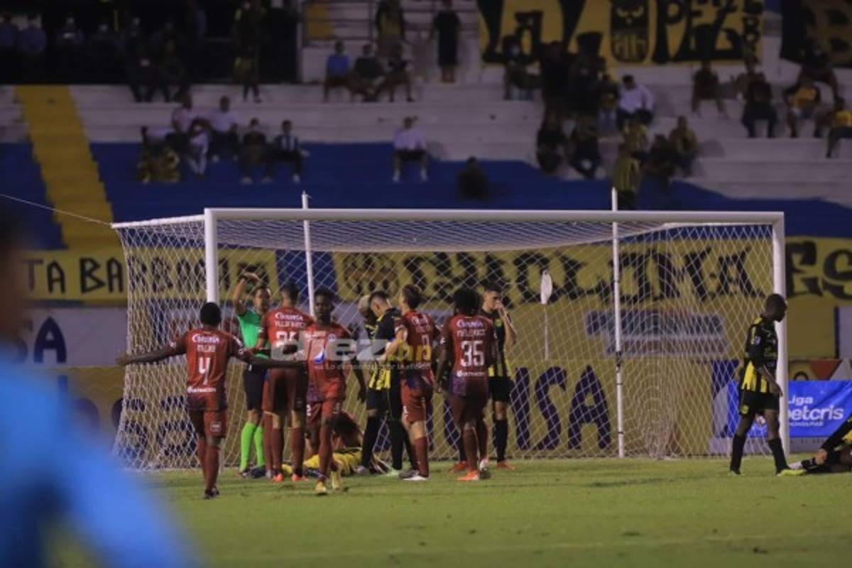 La rubia que se robó las miradas en Danlí, el júbilo en La Ceiba y el cálido abrazo de los porteros