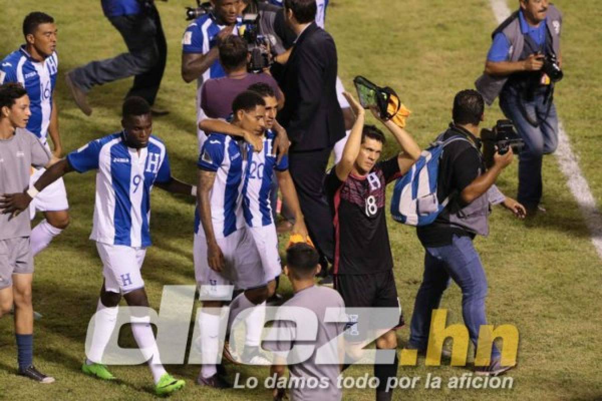 Alegría y llanto, así celebraron jugadores de Honduras el pase al repechaje