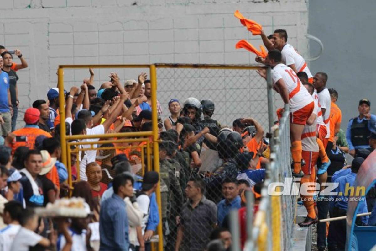¡JÚBILO Y LLANTO! Las imágenes que no se vieron por TV de final de ascenso