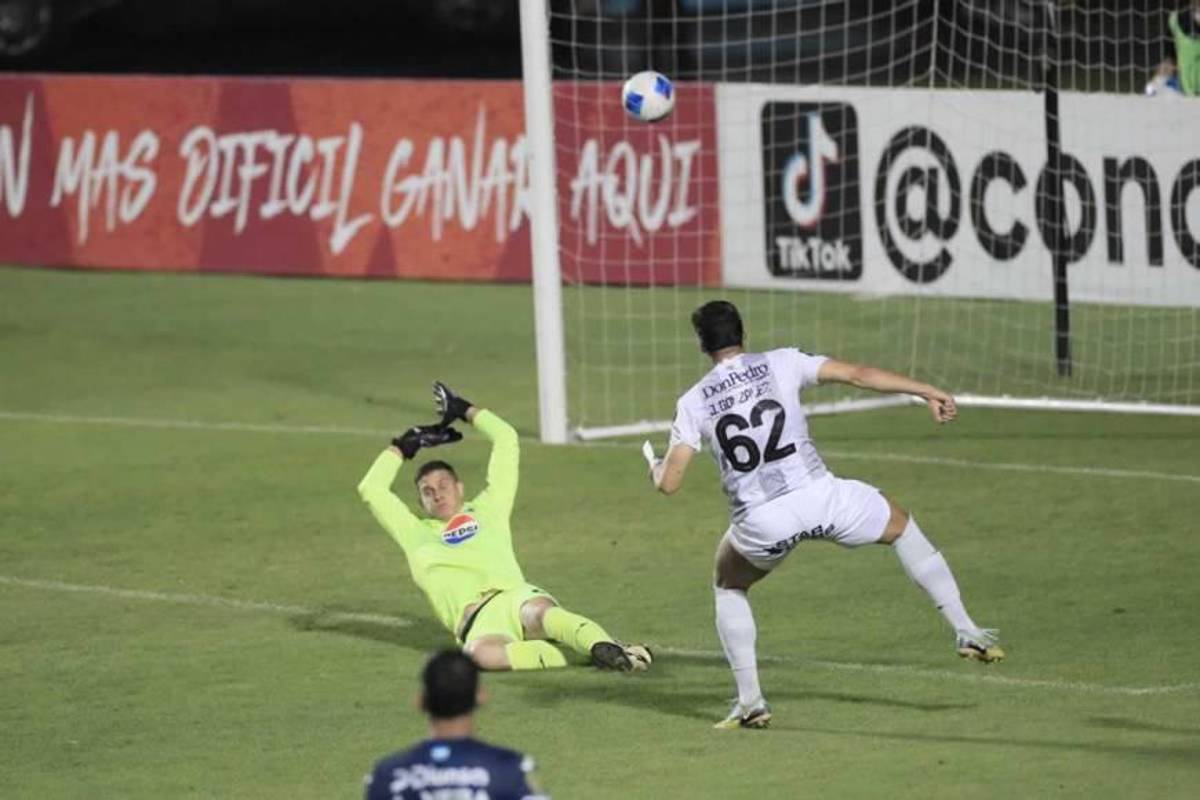 El villano del juego, motivo del berrinche de Rubilio Castillo y la pelea que hubo en el Motagua - Herediano