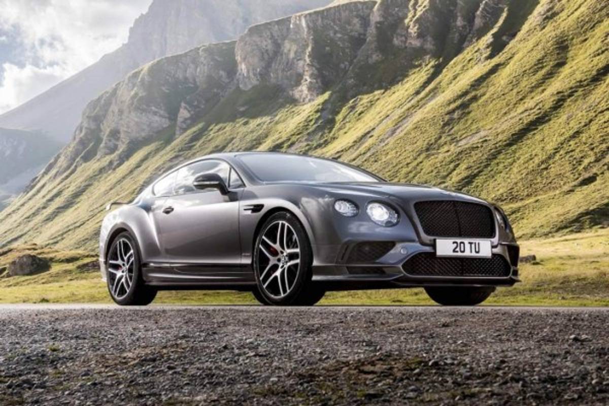 ¡De lujo! Los impresionantes autos que se ha comprado Ronaldinho en su carrera