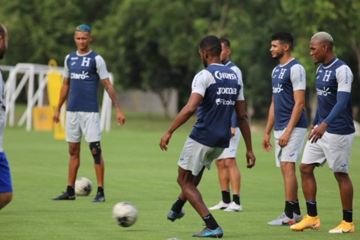 Así fue el tercer día de entreno de la 'H': la 'mesa de billar' que le cautiva a Coito y los que faltan en integrarse