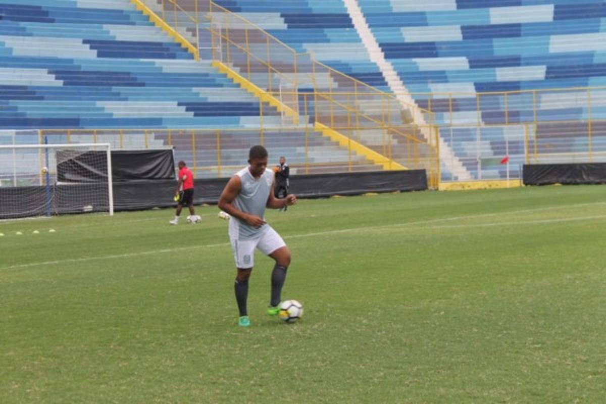 ¡Belleza! El Cuscatlán, escenario del partido Alianza-Platense por la Concacaf