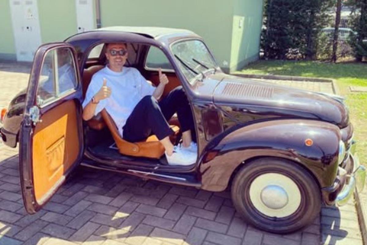 Fue uno de los delanteros más temidos de Europa, una presunta infidelidad lo hundió y así luce a sus 38 años