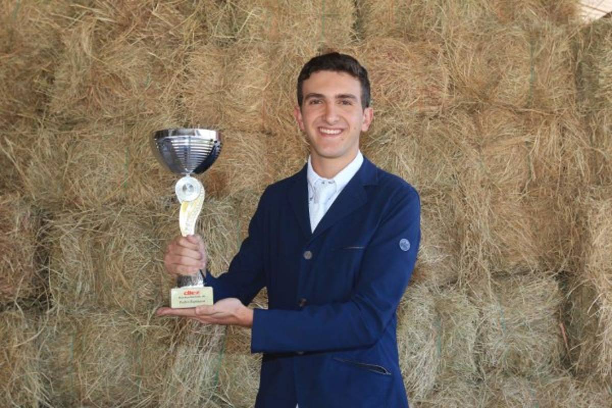 Pedro Espinosa: 'Estoy agradecido con diario DIEZ por este reconocimiento”