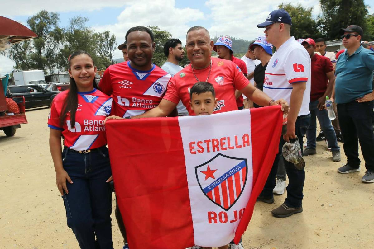 ¿Quién era la chica de ocre? Locura por Olimpia en Danlí y derroche de bellezas
