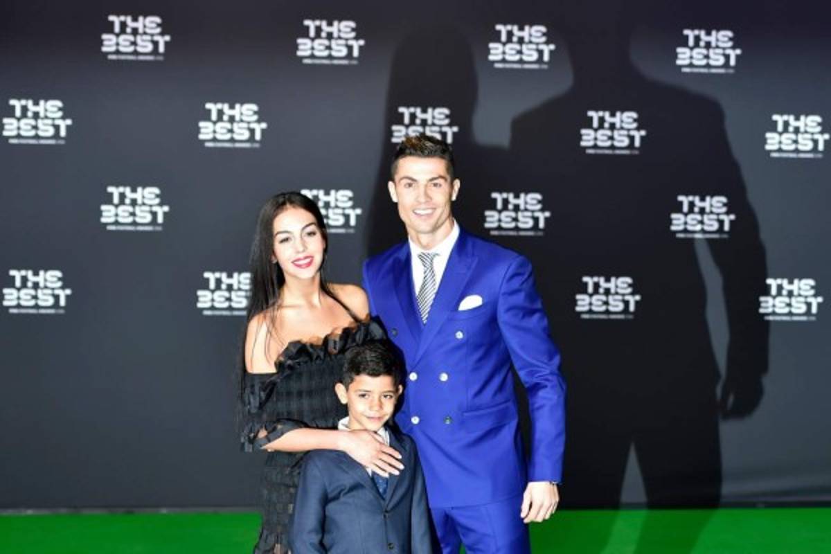 Cristiano Ronaldo y su novia Georgina Rodriguez deslumbran en premios The Best