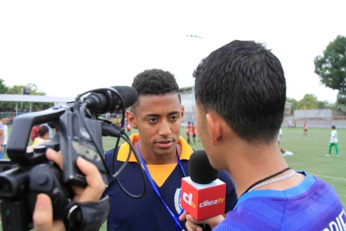 Ambientazo en La Pradera con el partido benéfico de Atletas del Reino