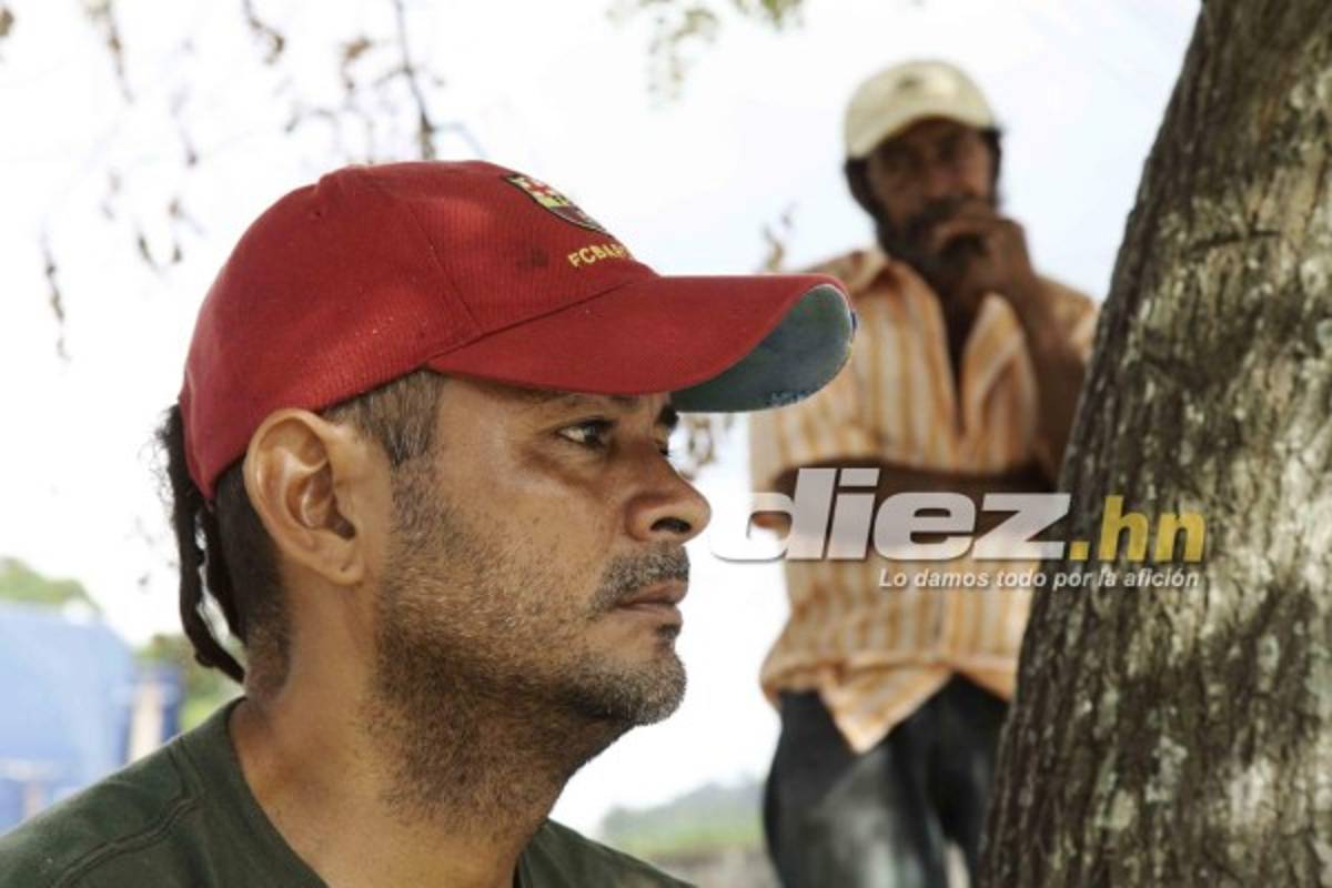 FOTOS: Así vive en la calle ex futbolista Alexis Duarte