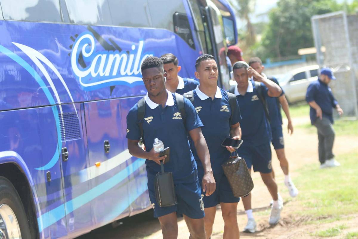 ¿Quién era la pelirroja? Juticalpa sorprende con su bus e hinchas del Motagua causan furor