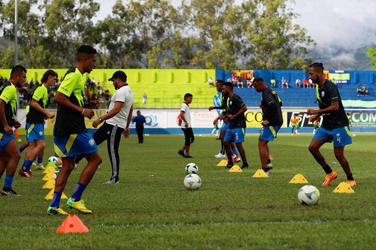 13 cosas que debes saber de Humberto Rivera, el DT que tiene soñando a los Potros: Fue jugador y miró entrenamientos del Olimpia