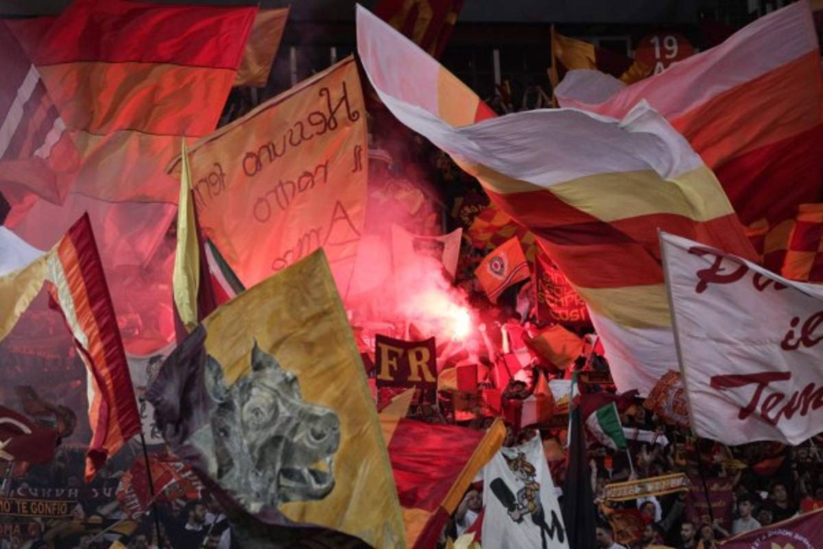 Lo que no se vio en TV: Eufórica celebración de Liverpool y Salah consuela a sus excompañeros