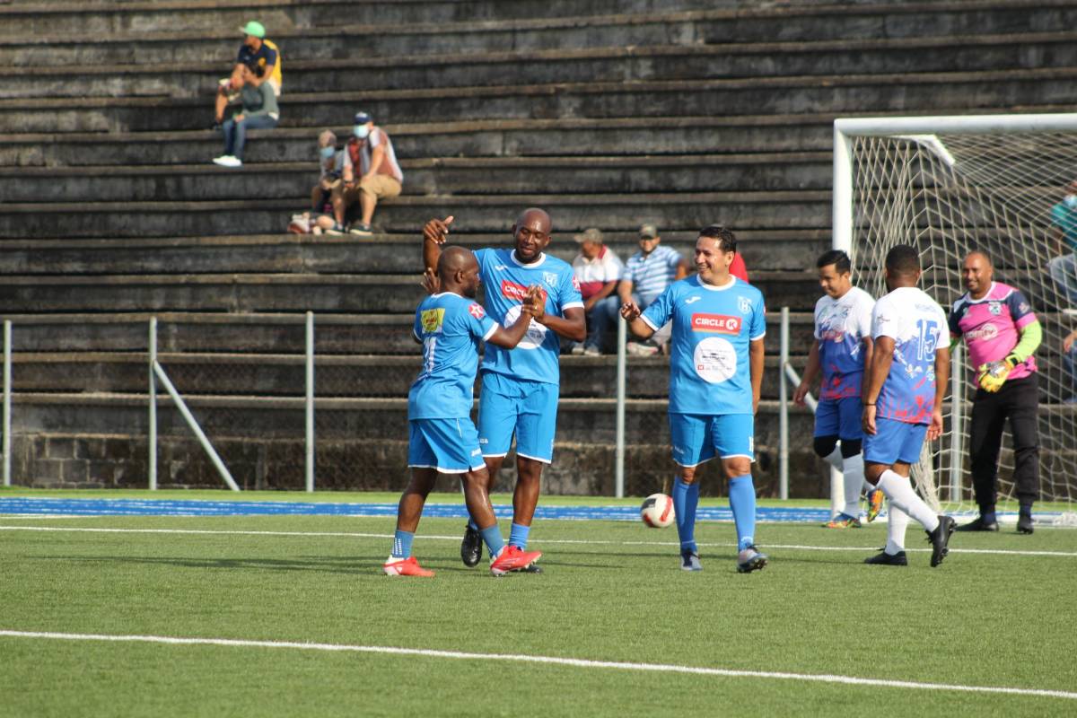 Amado Guevara regresa a Honduras: Mundialistas y figuras hondureñas se reúnen en juego de Leyendas en La Paz