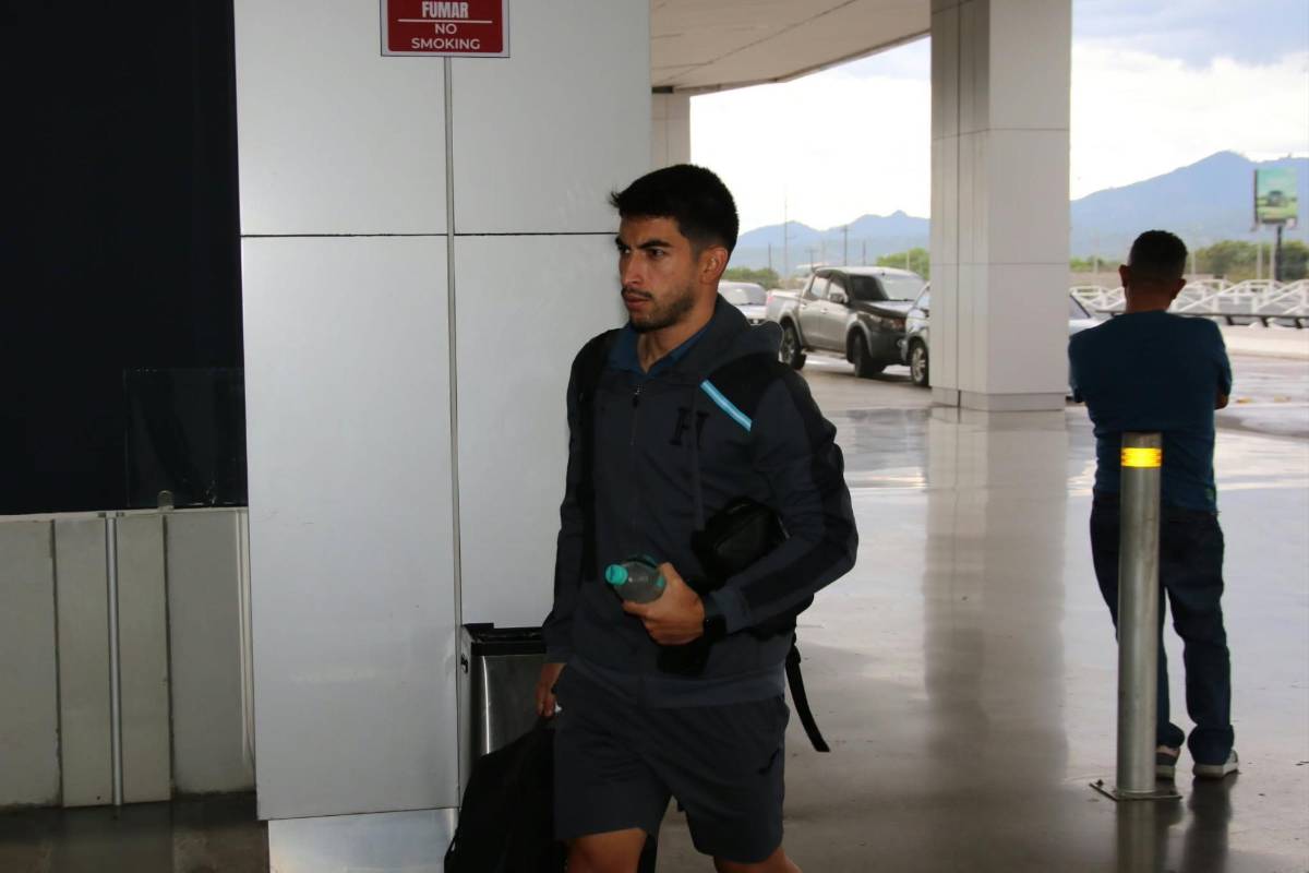 El relax de Kervin y Dereck, la duda de Molina y rostros serios: así viajó Honduras a Jamaica