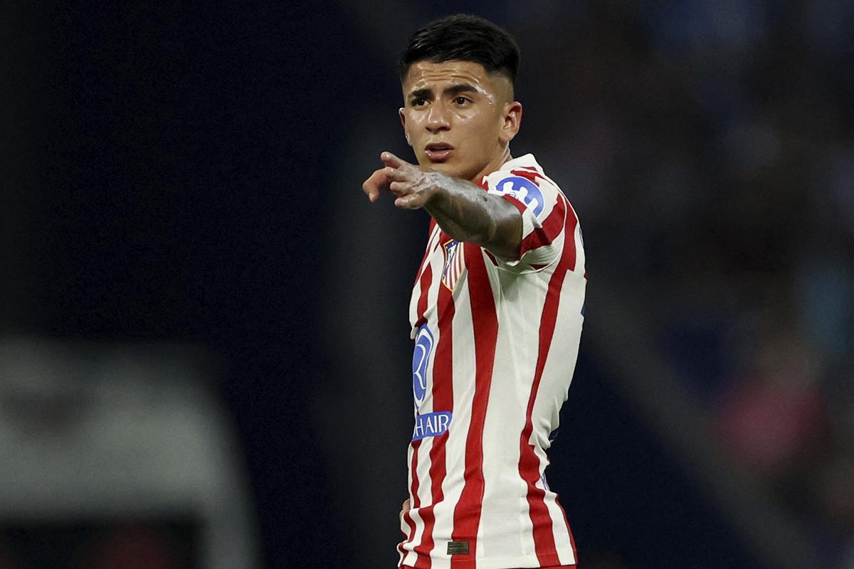 Una amarilla y se pierden la vuelta: los 11 jugadores del Barcelona-Atlético que están apercibidos