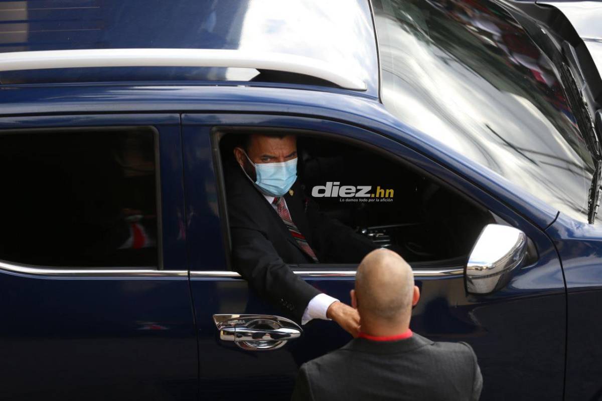 Las fotos del zafarrancho: Patadas y manotazos en el Congreso Nacional; exfutbolista Osman Chávez impuso respeto