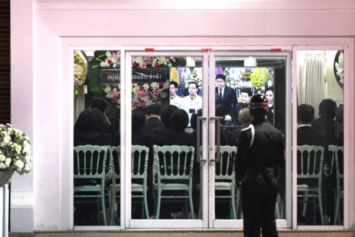 Fotos: Funeral budista en Bangkok para el presidente del Leicester City