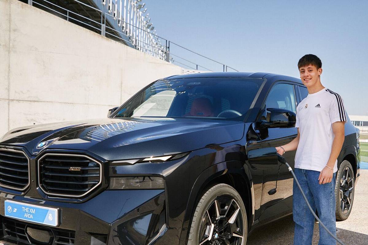 Bellingham eligió el auto más caro: Así son los BMW que escogieron los jugadores del Real Madrid