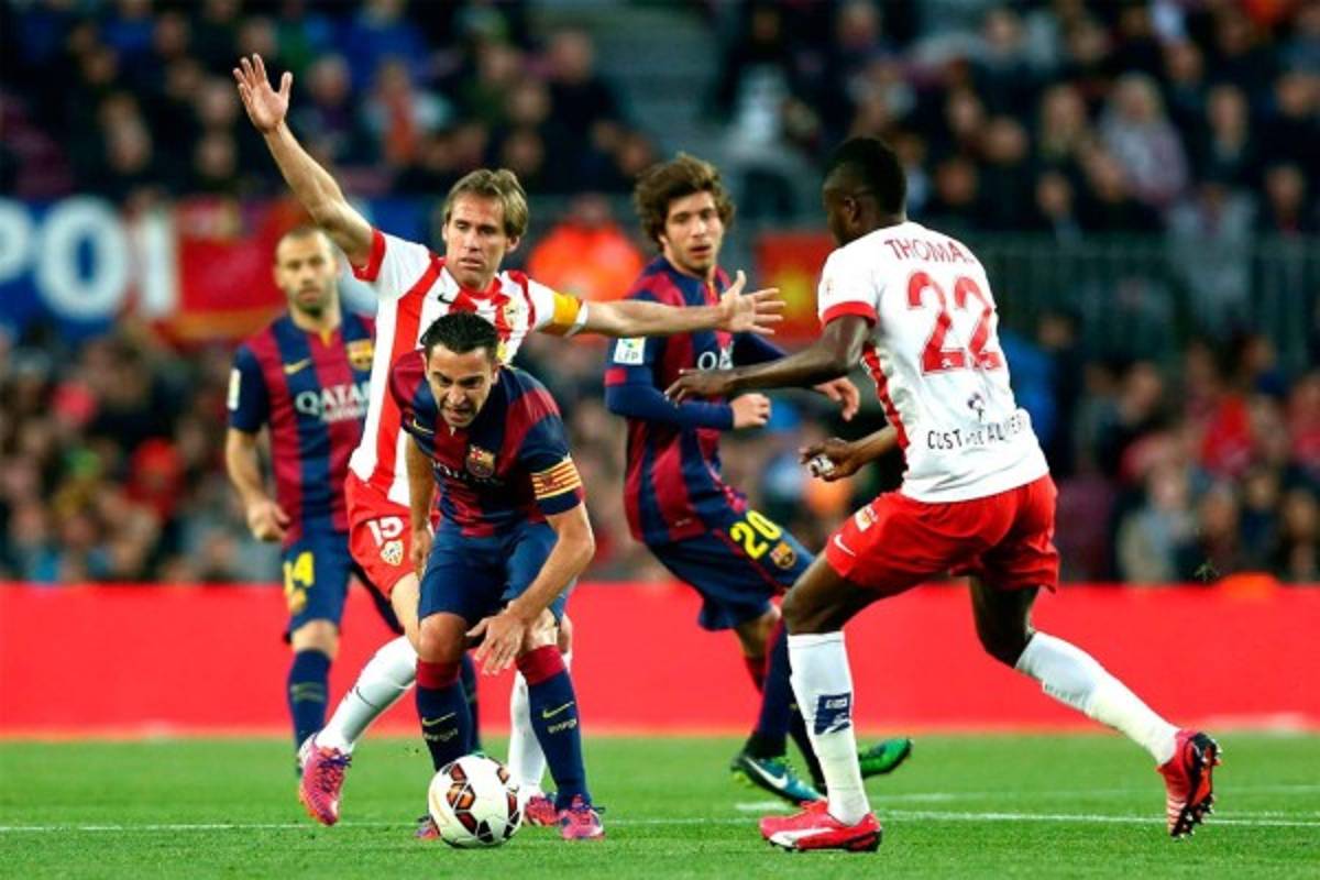 Barcelona goleó 4-0 a Almería y sigue firme hacia el título