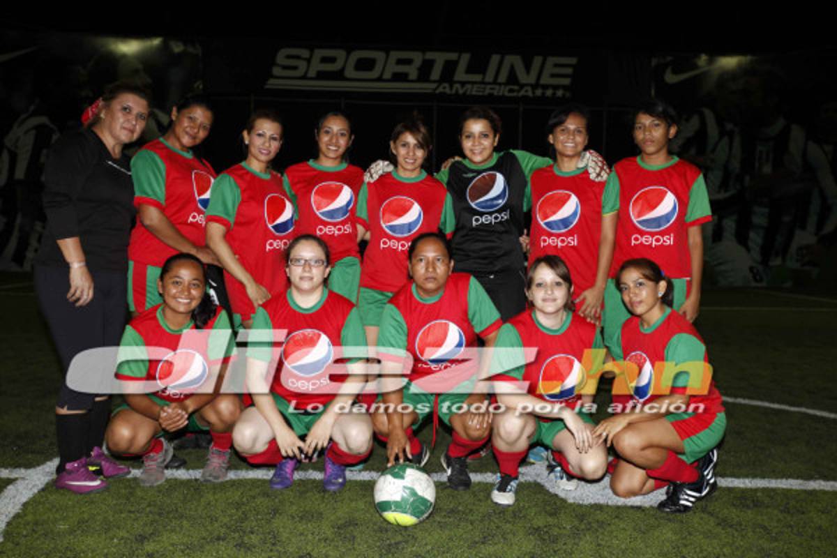 Torneo de fútbol femenino SPORTLINE 2013.