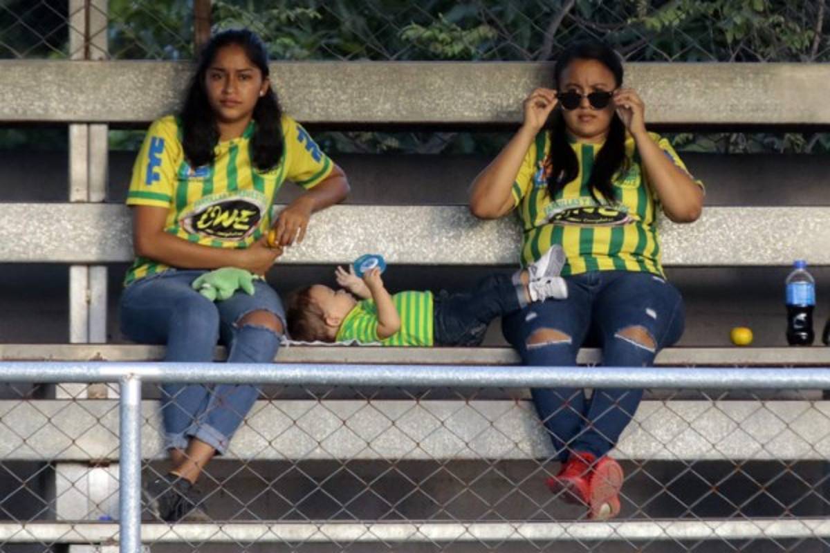EN FOTOS: ¡Así se vive el Ascenso en el fútbol de Honduras!