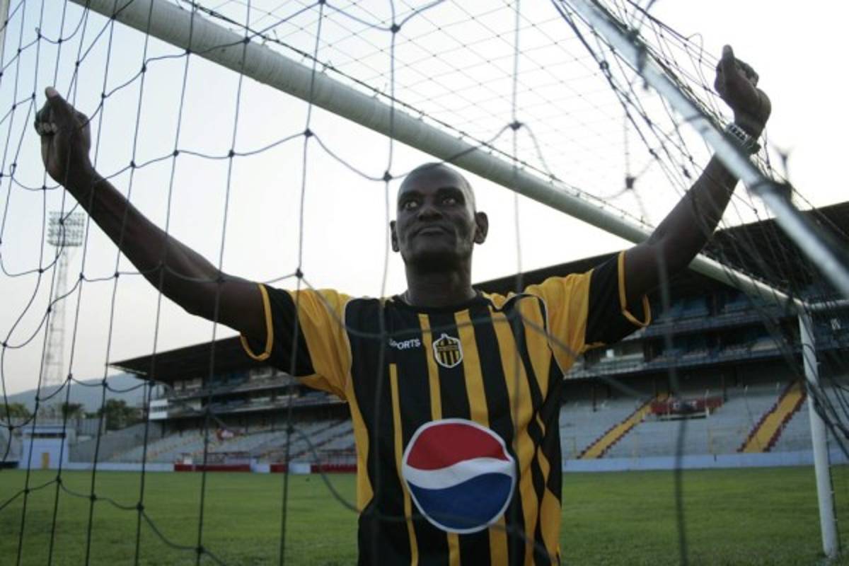 TOP: Los futbolistas con más años en un club de Liga Nacional de Honduras