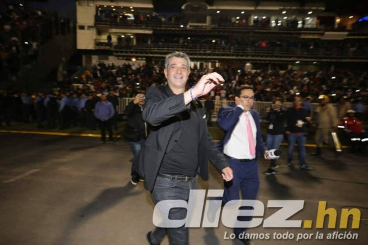 No se vio en TV: Locura en camerinos y el abrazo de Diego Vázquez con Henry Figueroa