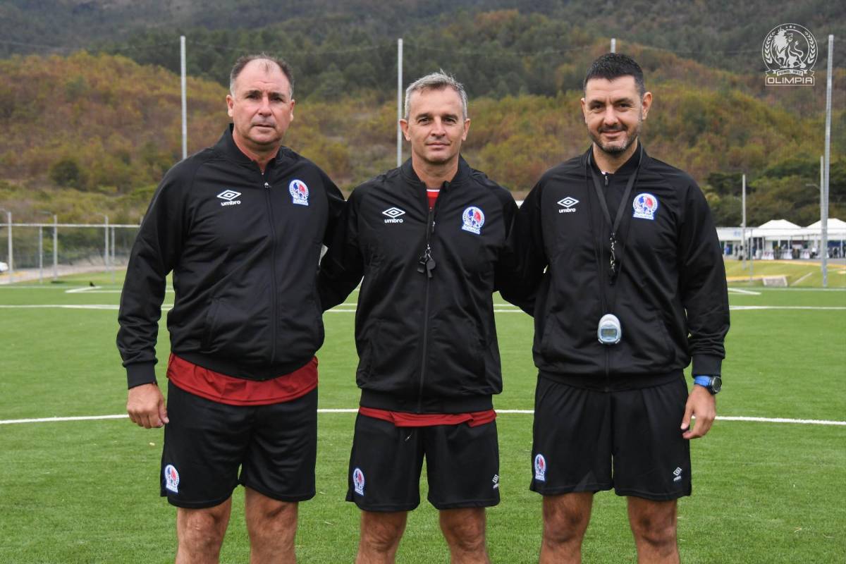 ¡Charla, risas y un conocido! Así fue el primer entrenamiento del argentino Pablo Lavallén en el Olimpia