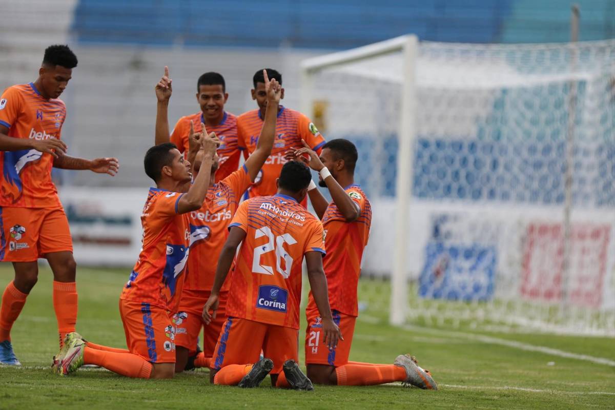 La UPN se mostró muy superior futbolísticamente ante la Real Sociedad, aunque el marcador final no lo refleja. FOTO: David Romero.