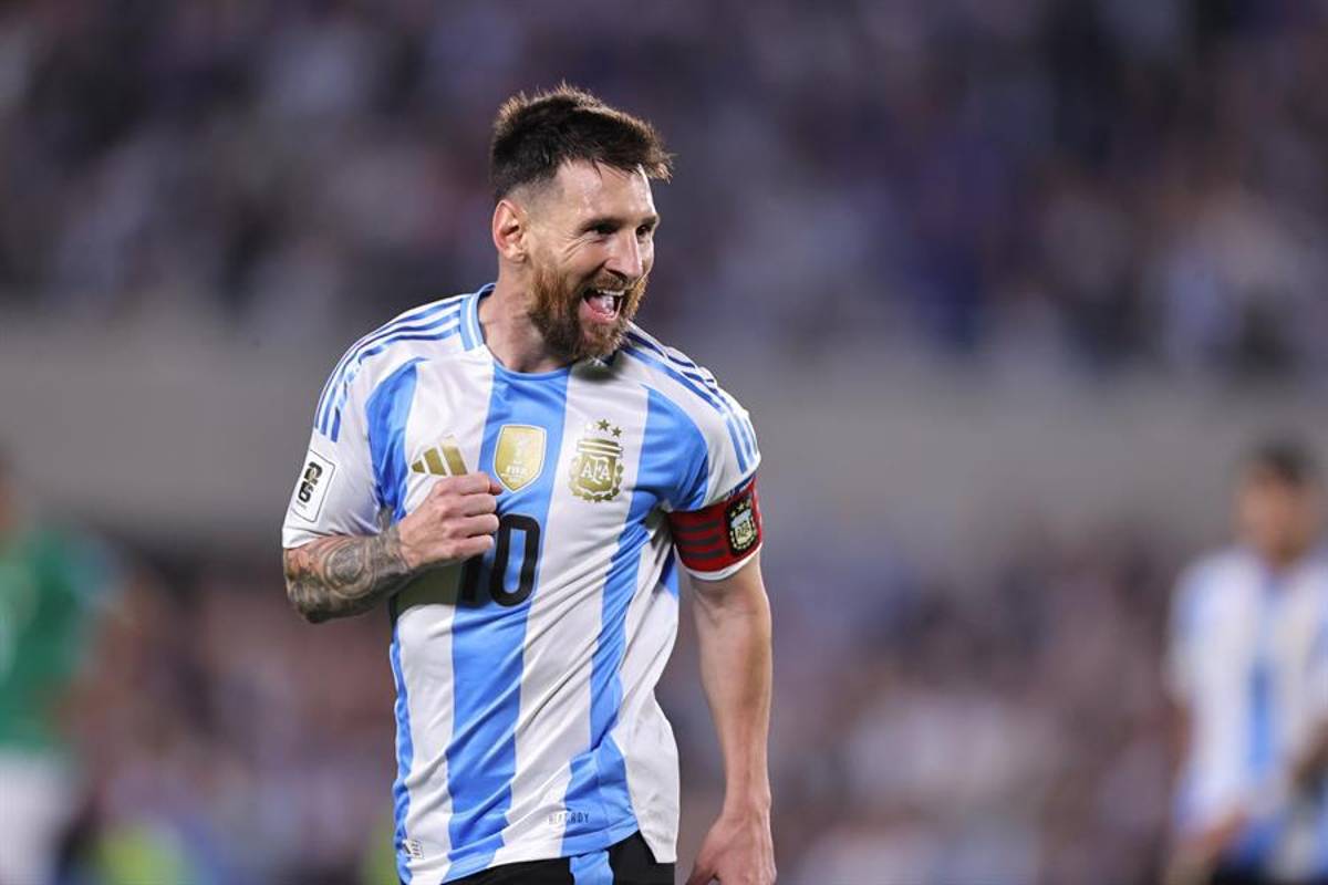 El famoso streamer que logró su foto con Messi y el chico de 20 años que debutó con Argentina y sorprendió a Leo ante Bolivia