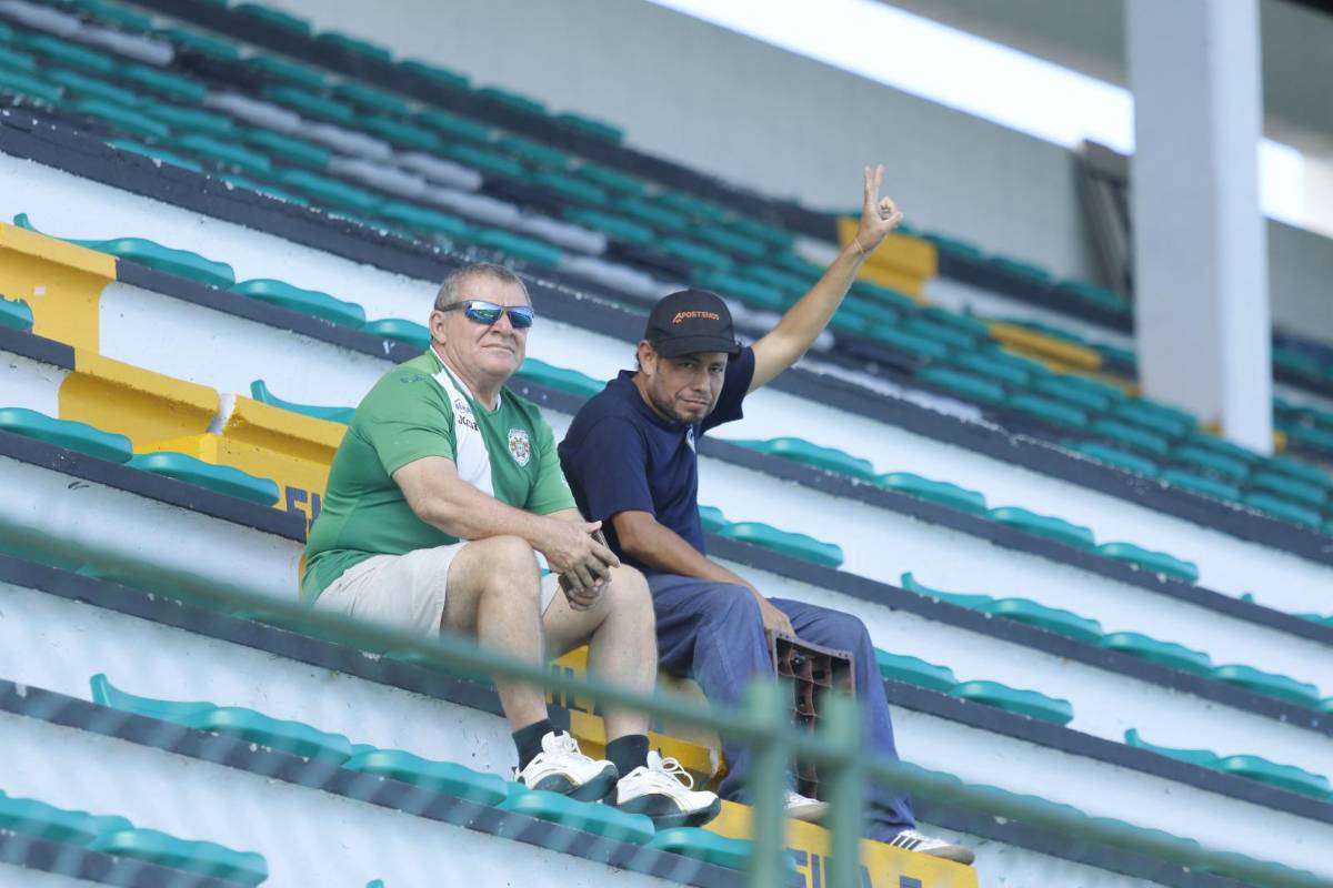 Platense luce el tifo más hermoso de la historia, el que llegó en moto y las mujeres que enamoran en Puerto Cortés
