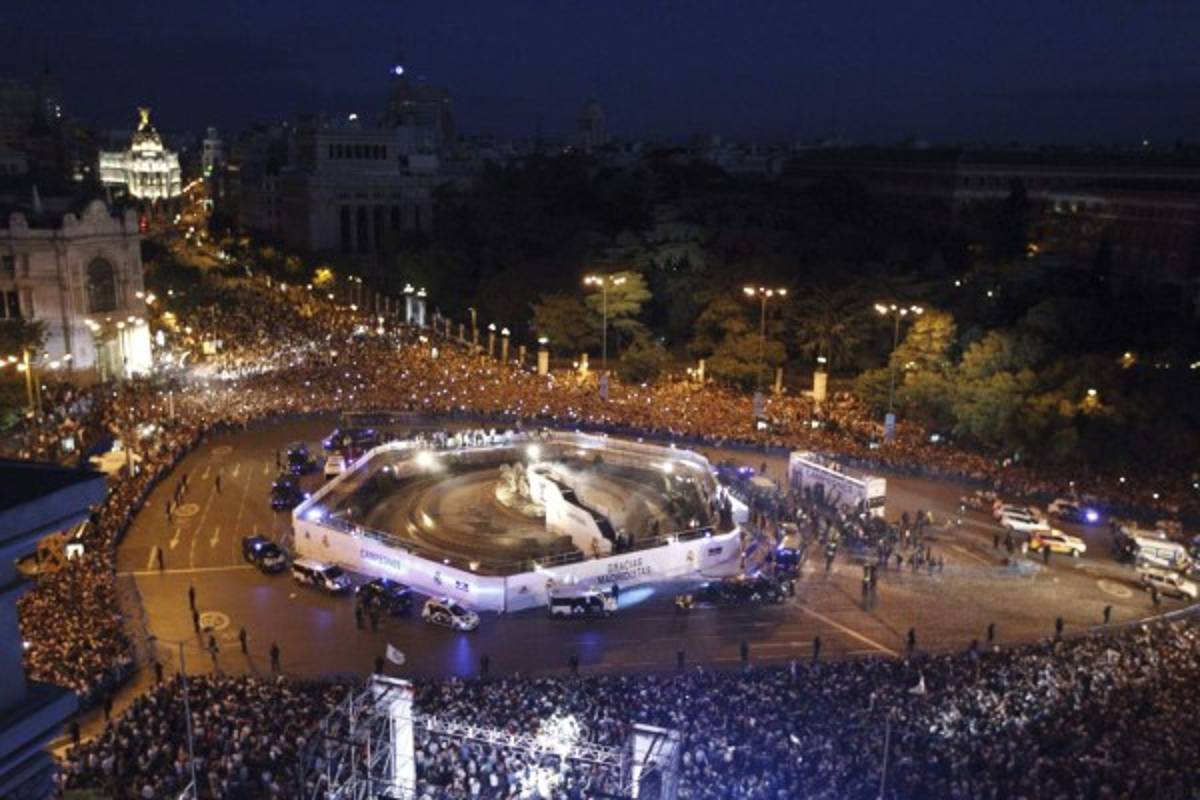 El Real Madrid celebra en la Cibeles