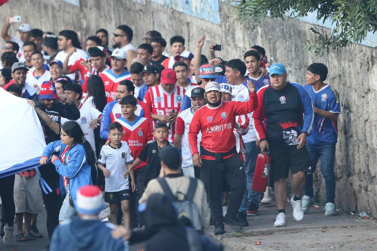 Olimpia vs Olancho FC: Los ‘gringos’ y venezolanos y lo que estos niños hicieron a los jugadores de potros en su llegada