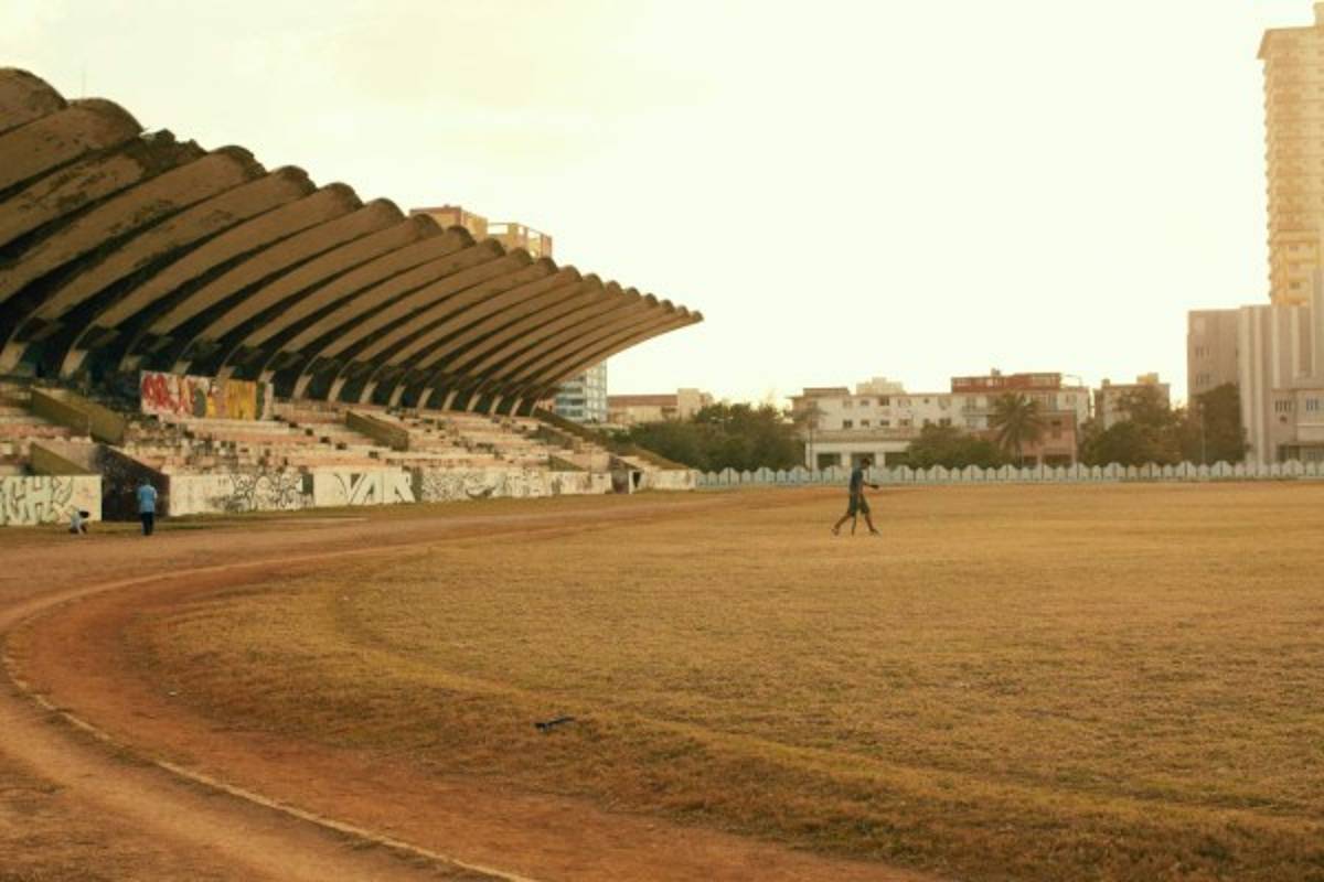 ¡Con uno de Honduras! Grandes estadios que fueron abandonados