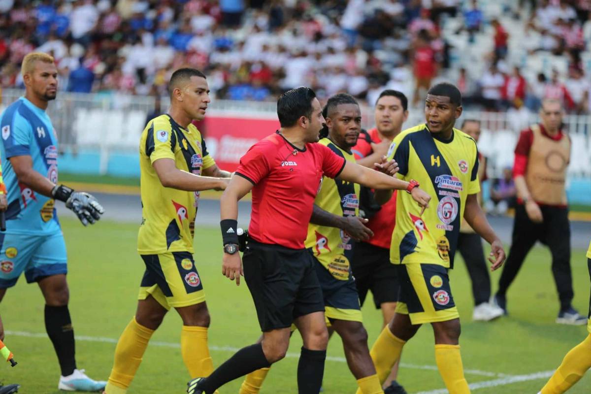 ¿Qué pasó con el niño y la policía?, la mujer que saludó Danny Turcios y la celebración del Olimpia en fotos