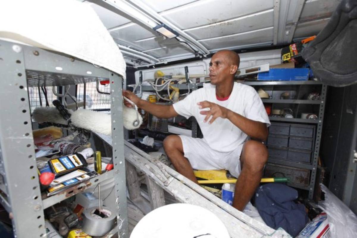 La pintura, la pasión escondida de Enrique Reneau