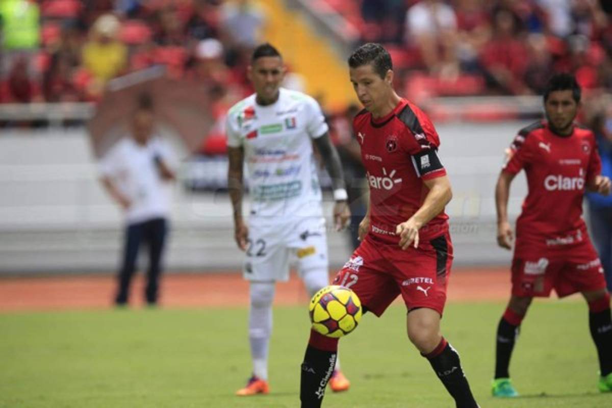 Así fue el homenaje del Alajuelense al técnico Jorge Luis Pinto