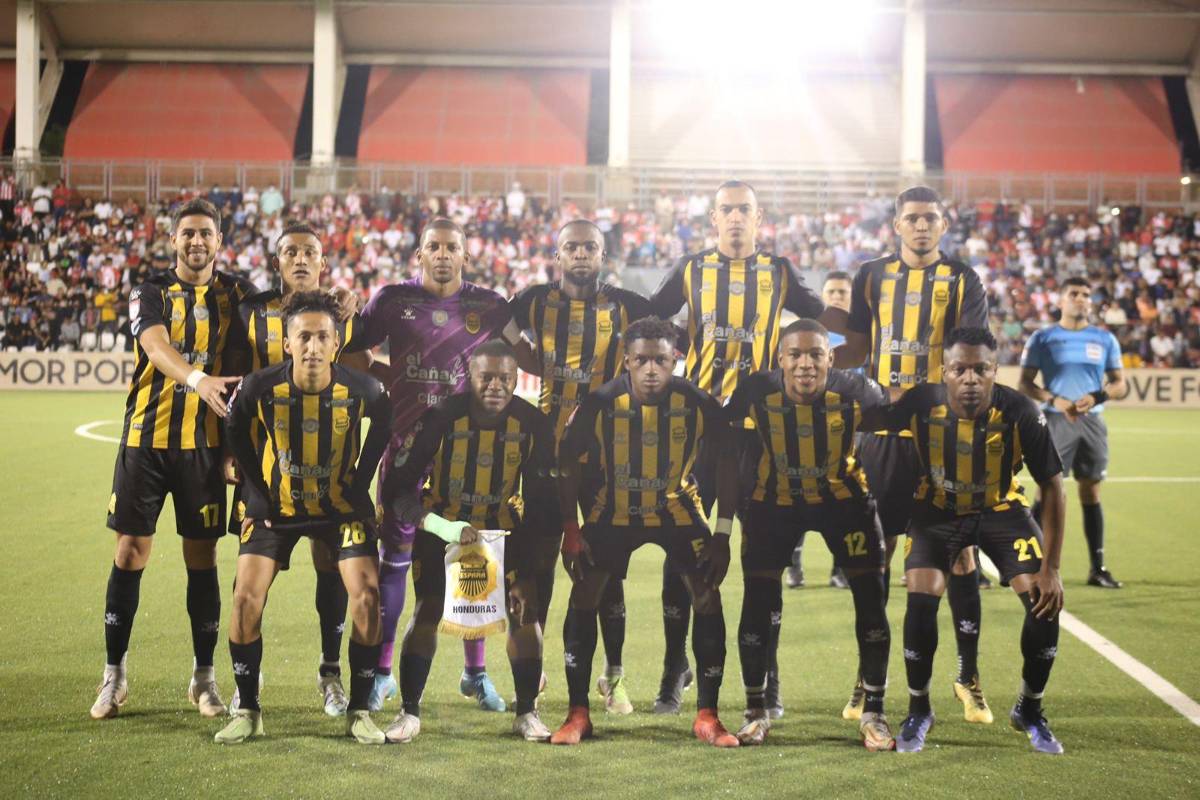 ¡Potros y Real España deslumbran! Las nuevas camisas en la Liga Nacional para el Apertura 2022