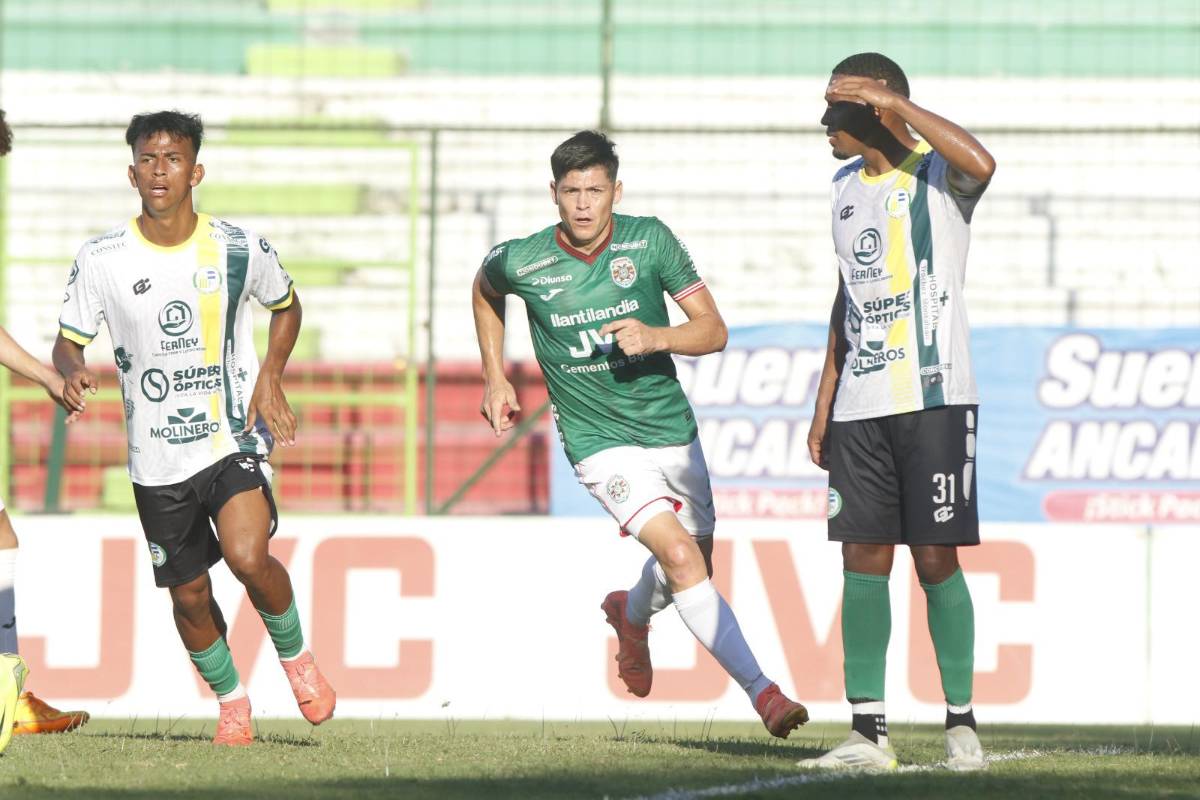 Ovación al Chelito Martínez, algarabía con Anangonó y felicidad de Keosseián ¿Quiénes son las hermosas edecanes?