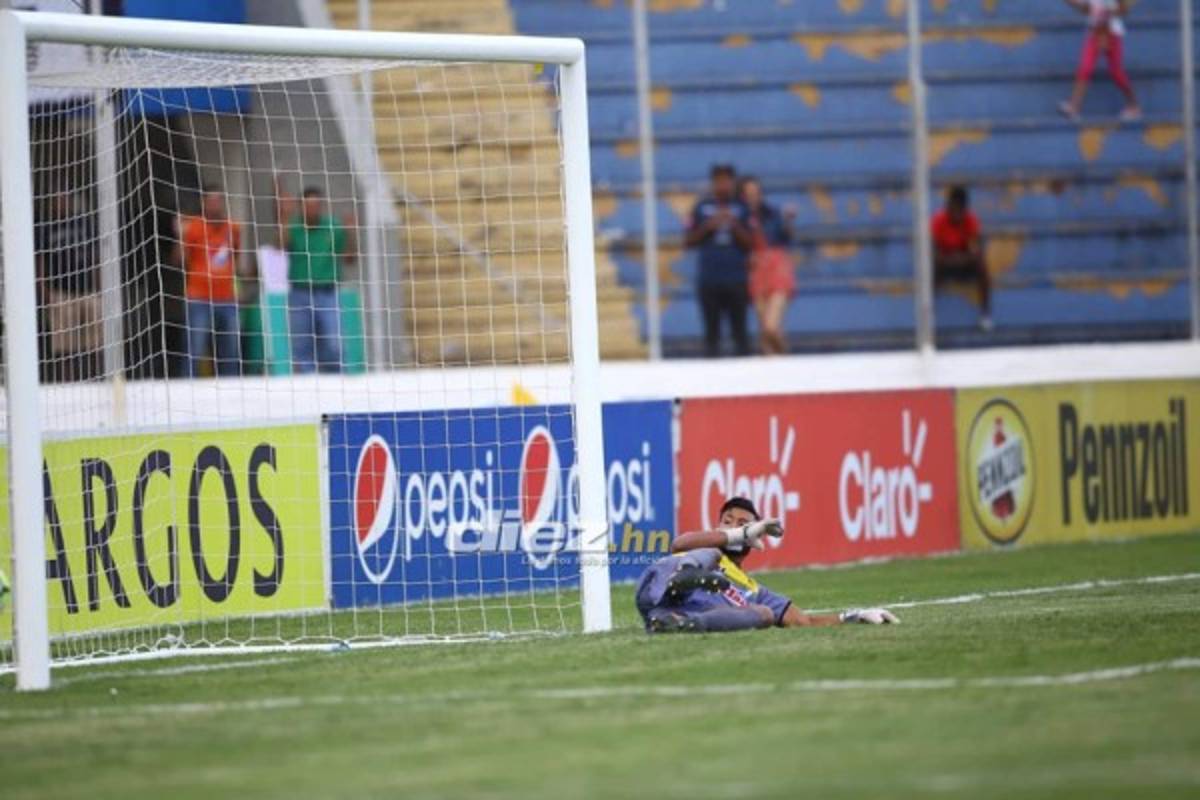 NO VISTE EN TV: Los recogepelotas, el gesto de Licona y la plática Tato-Diego