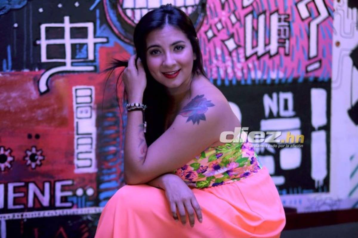 Rosa Alvarado, la linda periodista que engalana la televisión de Honduras