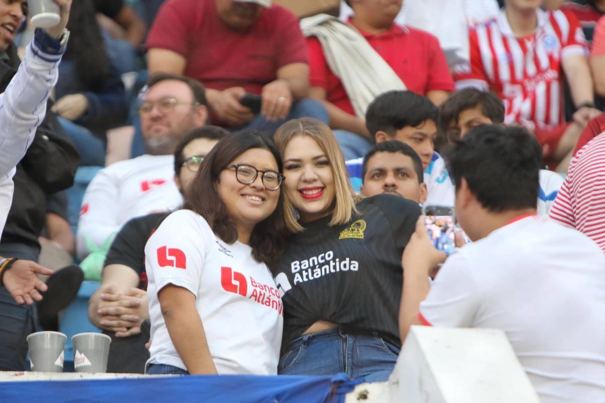 ¿Qué pasó con el niño y la policía?, la mujer que saludó Danny Turcios y la celebración del Olimpia en fotos