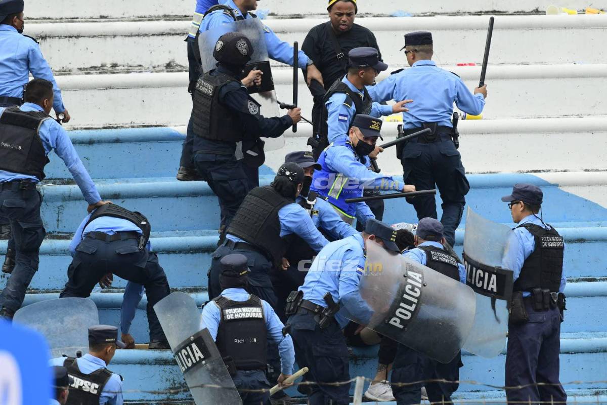 Vergonzosas imágenes: Así fueron los actos vandálicos de los aficionados del Real España en el estadio Olímpico tras perder la final